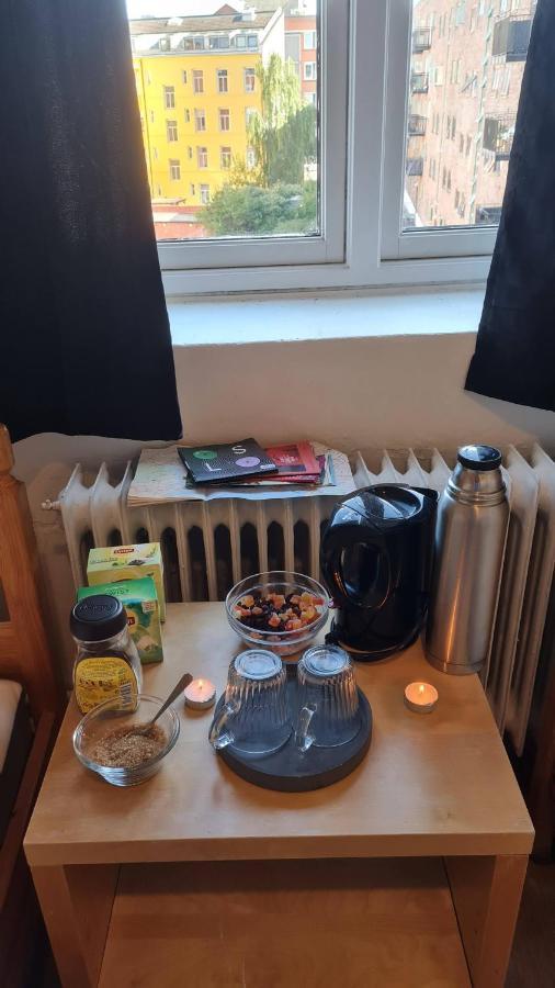 Private In To Roomsapartment